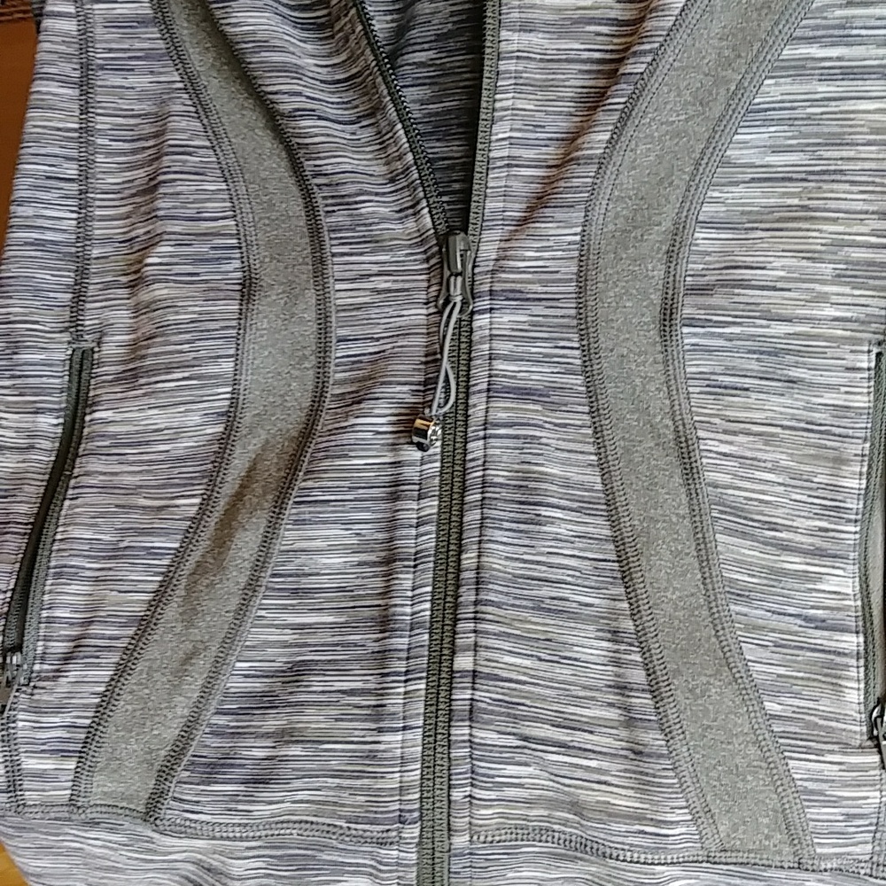 Lululemon Define track run Zip up hooded jacket sz 2 - Picture 13 of 16